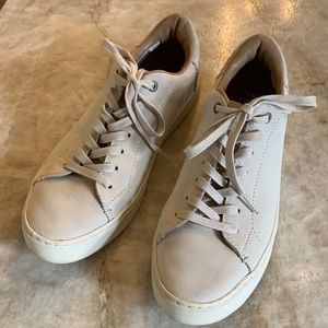 Toma men size 8 tan sneaker- like new!